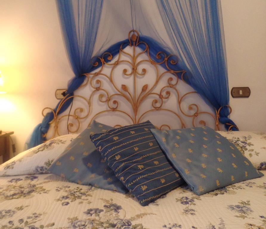 Villa San Rocco B&B 피옴비노 객실 사진